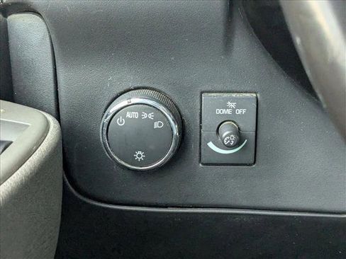 Used 2018 Chevrolet Express 2500 w/ Driver Convenience Package image 16