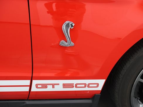 Used 2011 Ford Mustang Shelby GT500 RWD image 25