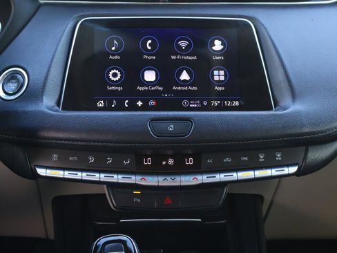 Used 2023 Cadillac XT4 Luxury image 15