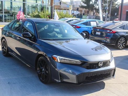 Used 2025 Honda Civic Sport image 3