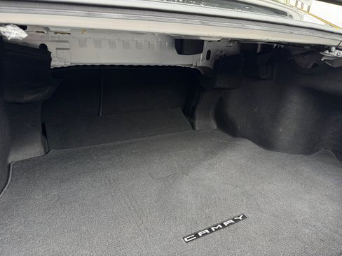 Used 2020 Toyota Camry SE w/ Carpet Mat Package FWD image 18