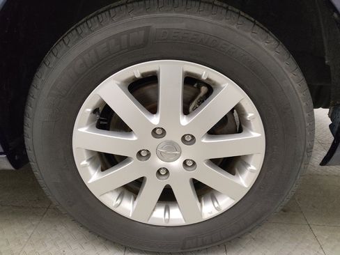 Used 2016 Chrysler Town & Country Touring FWD image 31