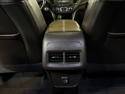 Used 2022 Chevrolet Equinox RS image 16