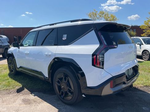 New 2026 Kia EV9 GT-Line image 2