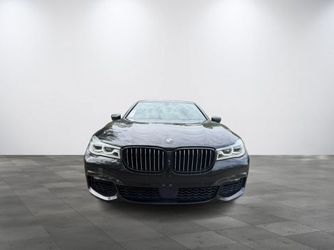 Used 2018 BMW 750i RWD image 2