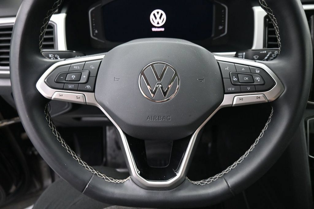 Used 2022 Volkswagen Atlas SEL AWD/4WD image 16