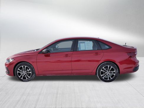 Certified 2025 Volkswagen Jetta Sport image 4