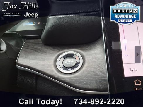 Used 2024 Jeep Grand Cherokee Limited AWD/4WD image 24