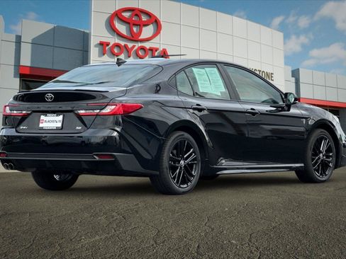 Certified 2025 Toyota Camry SE FWD image 3