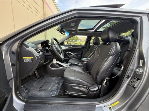 Used 2013 Hyundai Veloster w/ Style Pkg FWD image 10