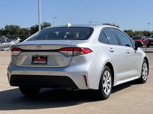 Used 2024 Toyota Corolla LE FWD image 4