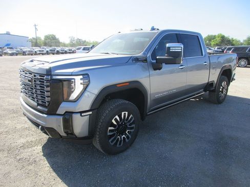 New 2026 GMC Sierra 2500 Denali Ultimate AWD/4WD image 11