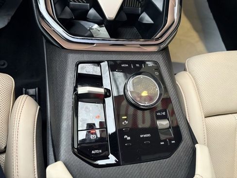 Used 2025 BMW X3 xDrive30i w/ Premium Package image 14