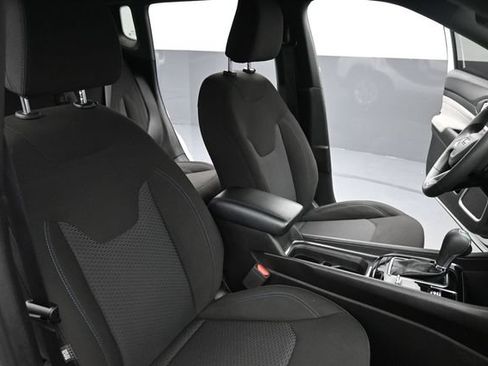 Used 2025 Jeep Compass Sport AWD/4WD image 19