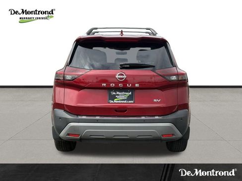 Used 2022 Nissan Rogue SV w/ SV Premium Package image 6