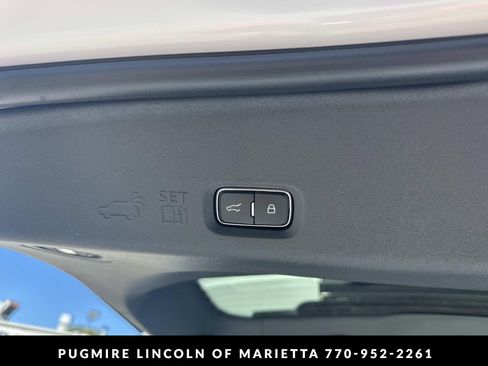 New 2026 Lincoln Navigator Black Label AWD/4WD image 35