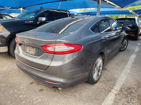 Used 2014 Ford Fusion SE w/ Equipment Group 202A image 4