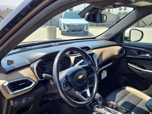 Used 2021 Chevrolet TrailBlazer ACTIV w/ Sun and Liftgate Package FWD image 10