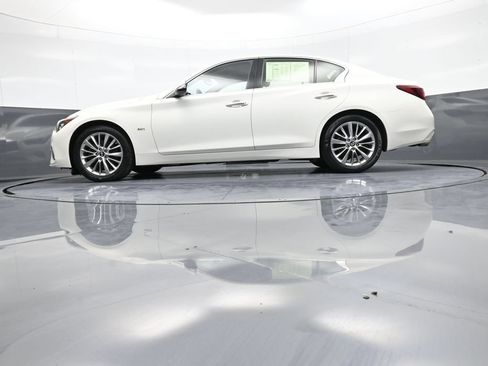 Used 2019 INFINITI Q50 Luxe w/ Essential Package (3.0T Luxe) AWD/4WD image 32