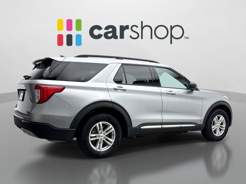 Used 2023 Ford Explorer XLT w/ Equipment Group 202A AWD/4WD image 5