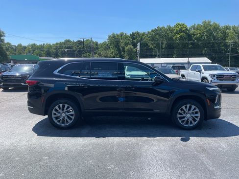 Certified 2025 Buick Enclave Preferred AWD/4WD image 2