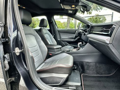 Used 2025 Volkswagen Jetta GLI Autobahn image 10