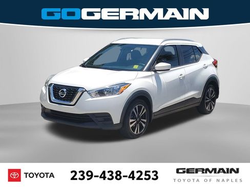 Used 2019 Nissan Kicks SV FWD image 1