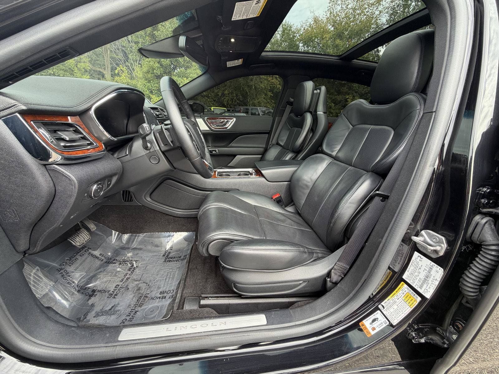 Used 2020 Lincoln Continental Reserve w/ Luxury Package AWD/4WD image 12