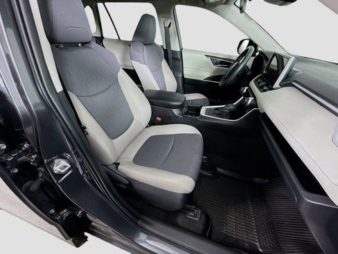 Certified 2023 Toyota RAV4 XLE w/ Convenience Package FWD image 18