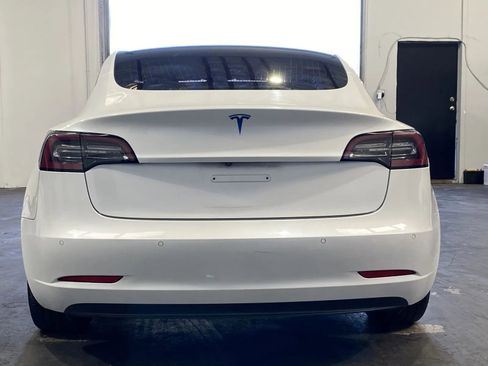 Used 2020 Tesla Model 3 Standard Range Plus image 3