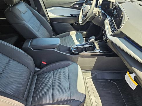 New 2026 Chevrolet Trax LT w/ Driver Confidence Package FWD image 10