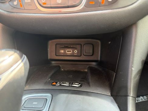 Used 2020 Chevrolet Equinox Premier AWD/4WD image 11