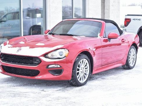 Used 2017 FIAT 124 Spider Classica image 9