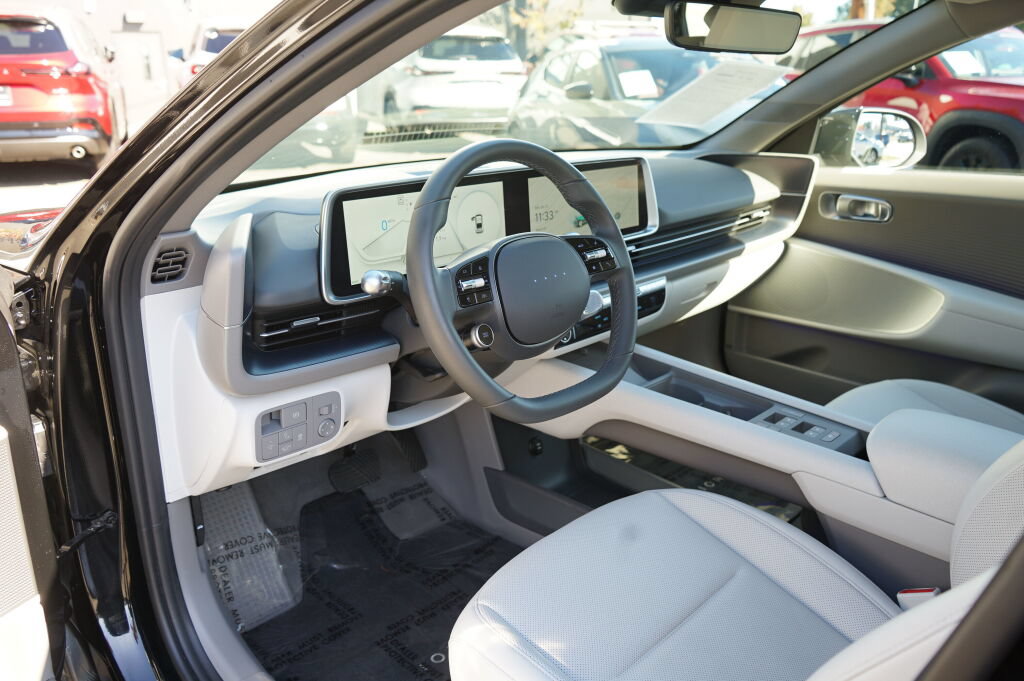 Certified 2025 Hyundai Ioniq 6 SEL RWD image 17