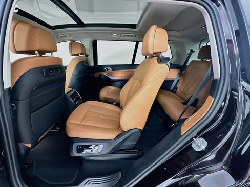 Used 2022 BMW X7 xDrive40i w/ Premium Package AWD/4WD image 26