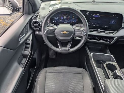 Used 2025 Chevrolet Equinox LT FWD image 17