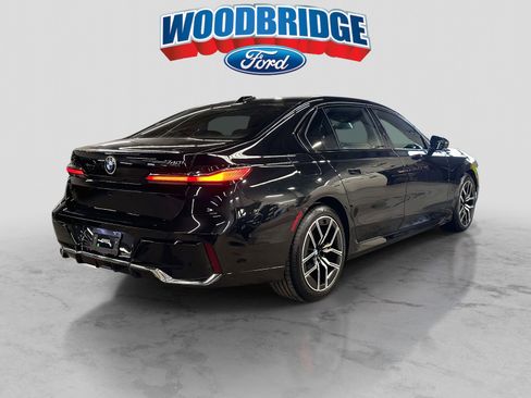 Used 2024 BMW 740i xDrive image 4