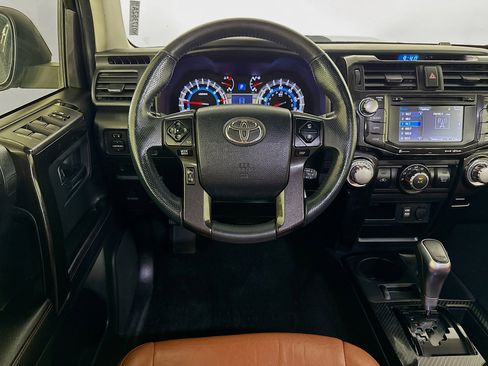 Used 2018 Toyota 4Runner TRD Off-Road image 16