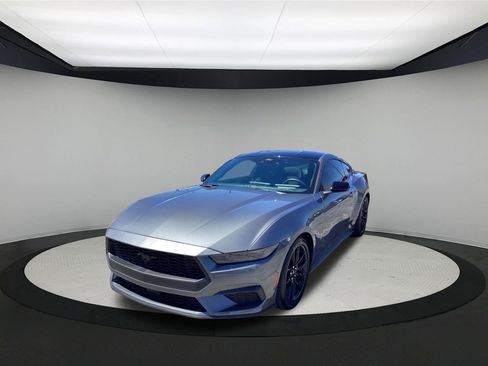 Used 2024 Ford Mustang Coupe RWD image 4