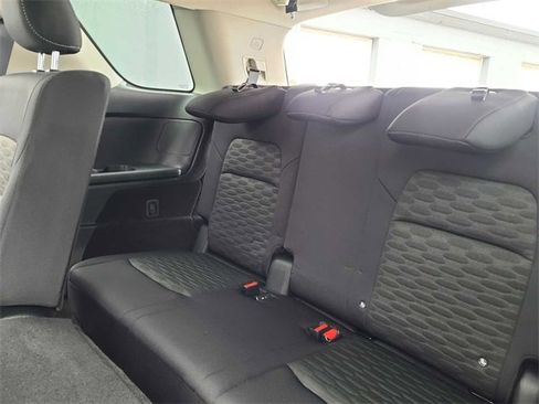 Used 2023 Nissan Pathfinder S image 23