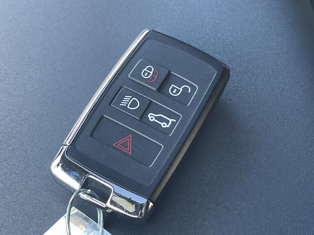 Used 2023 Land Rover Discovery S R-Dynamic AWD/4WD image 30