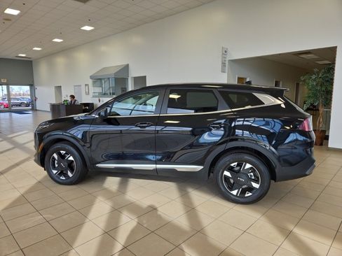 Used 2026 Kia Sportage LX image 9