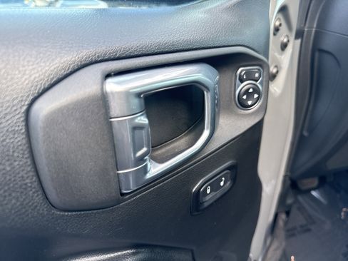 Used 2021 Jeep Gladiator Sport image 14