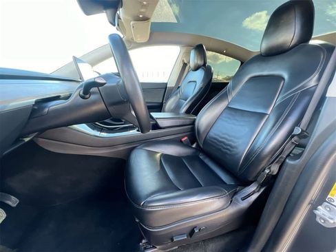 Used 2020 Tesla Model Y Long Range image 16