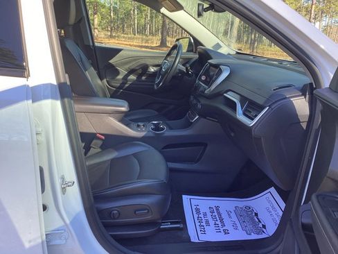 Used 2024 GMC Terrain SLT image 14