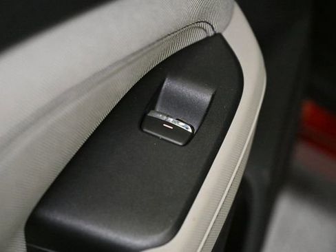 Used 2025 Subaru Forester Premium AWD/4WD image 58