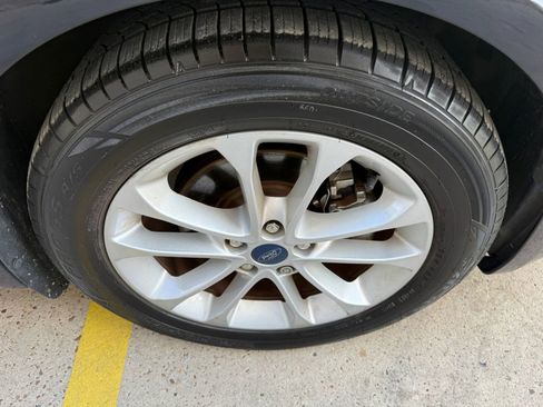 Used 2020 Ford Fusion SE image 37