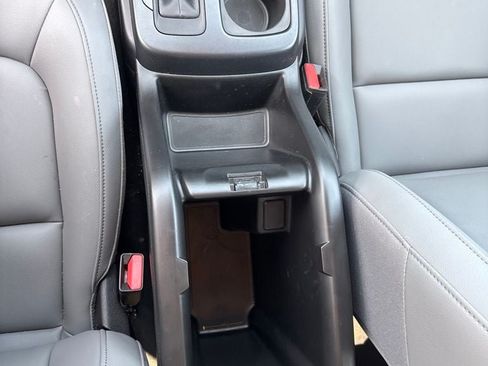 Used 2022 Chevrolet Colorado W/T RWD image 18