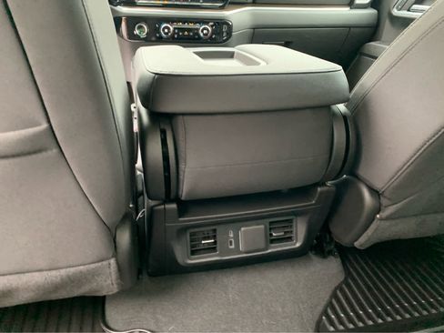 Used 2024 GMC Sierra 1500 Elevation image 22