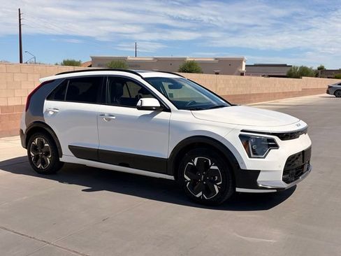 Used 2023 Kia Niro Wave FWD image 5